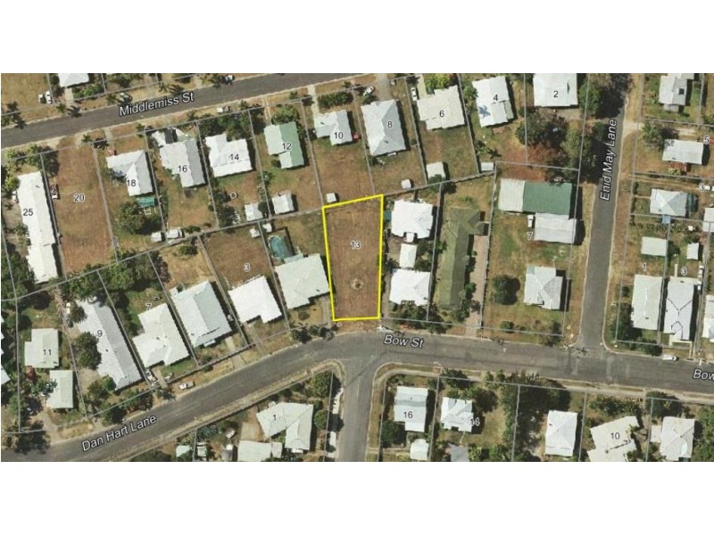 13 Bow Street, Mossman QLD 4873