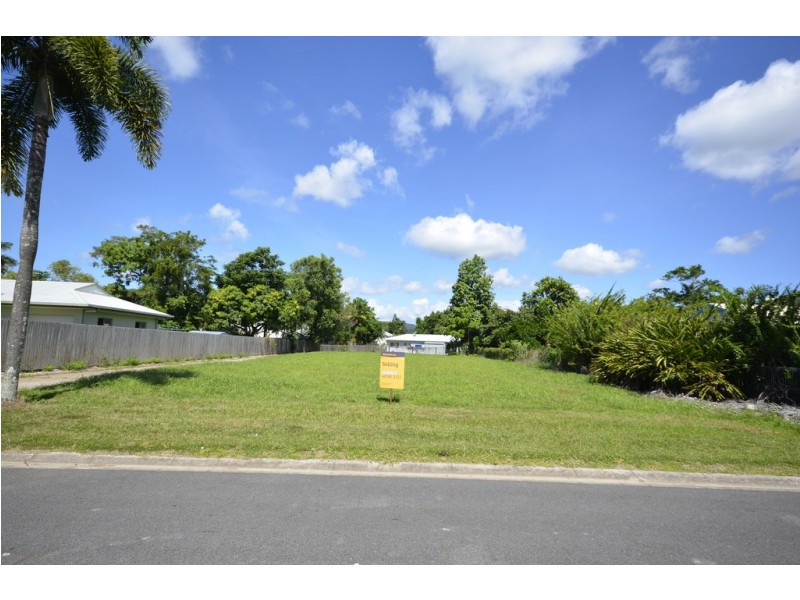 26 and 21 Middlemiss Street, Mossman QLD 4873