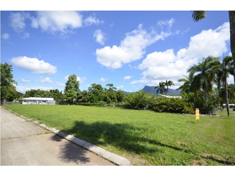 26 and 21 Middlemiss Street, Mossman QLD 4873