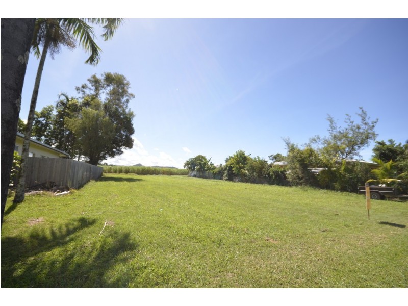 26 and 21 Middlemiss Street, Mossman QLD 4873
