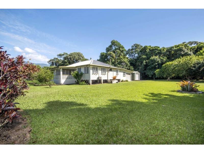 127 Miallo Road, Miallo QLD 4873