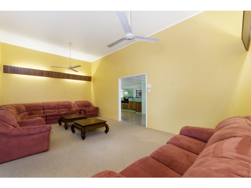 127 Miallo Road, Miallo QLD 4873