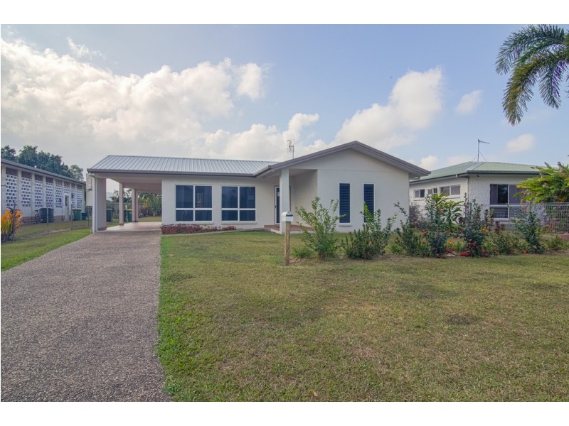 3 Dan Hart Lane, Mossman QLD 4873