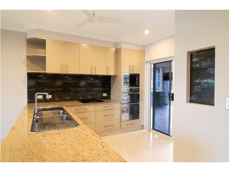 3 Dan Hart Lane, Mossman QLD 4873