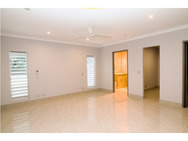 3 Dan Hart Lane, Mossman QLD 4873