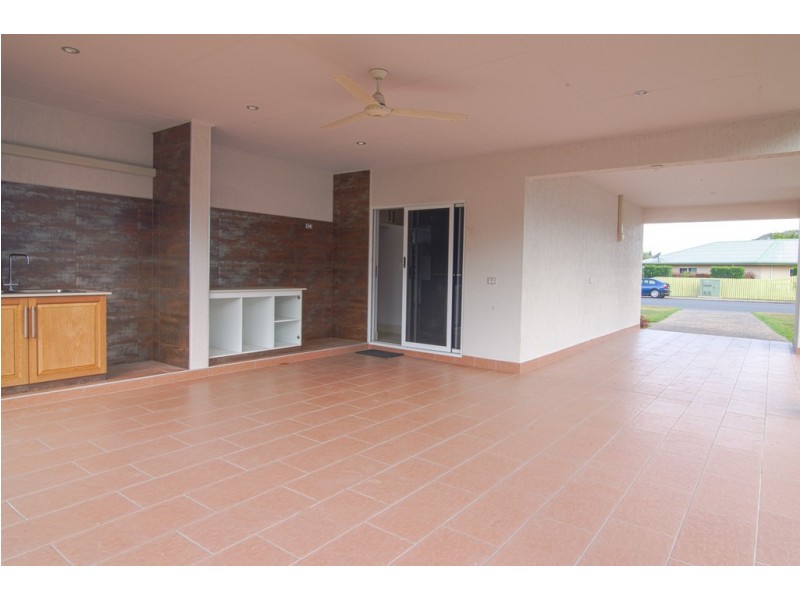 3 Dan Hart Lane, Mossman QLD 4873