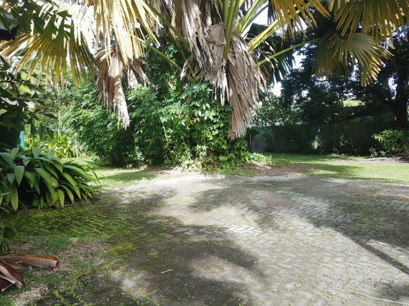 4 Douglas Street, Daintree QLD 4873