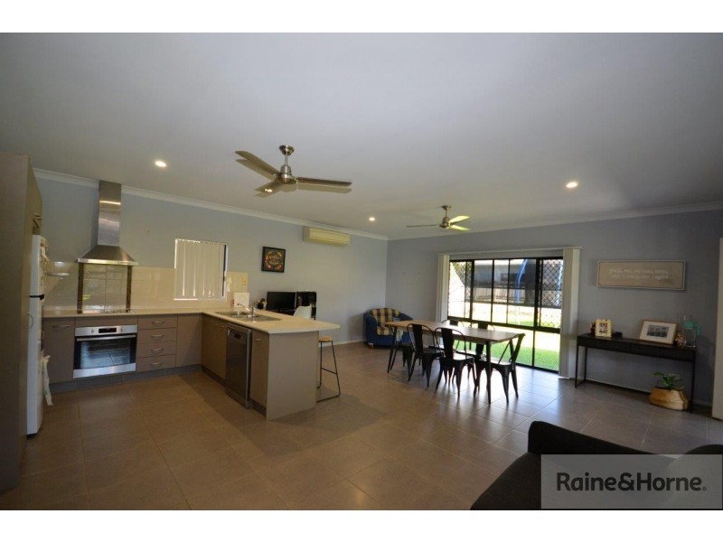 9 GERYGONE CLOSE, Mossman QLD 4873