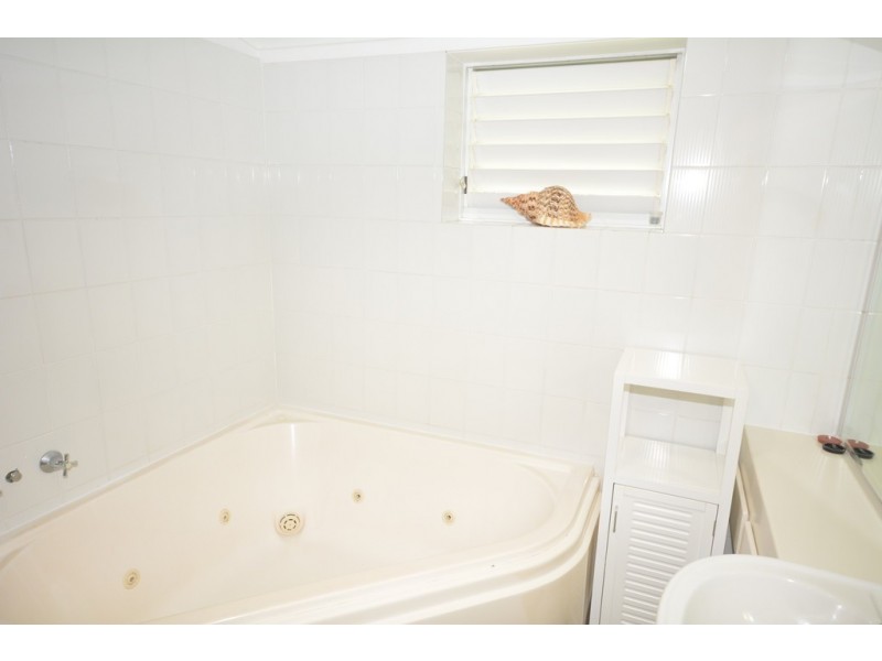 4 Solander Boulevard, Port Douglas QLD 4877