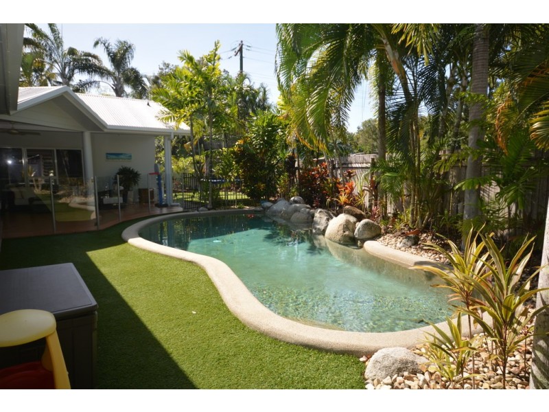 1 Seabrook Avenue, Port Douglas QLD 4877