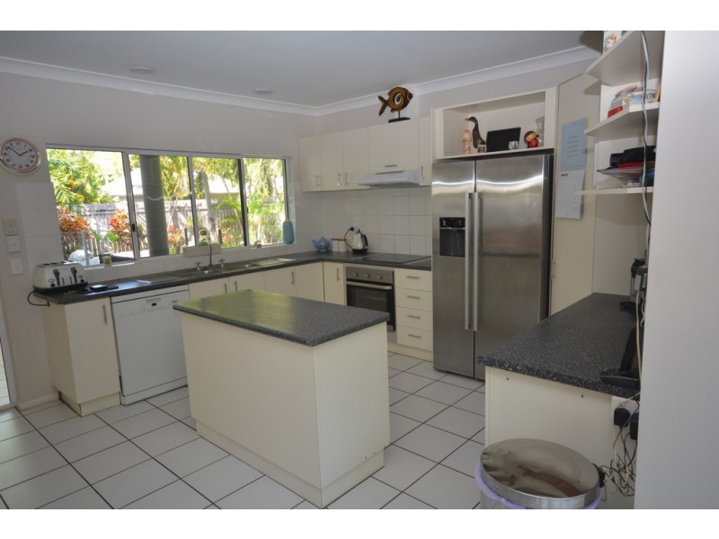 1 Seabrook Avenue, Port Douglas QLD 4877