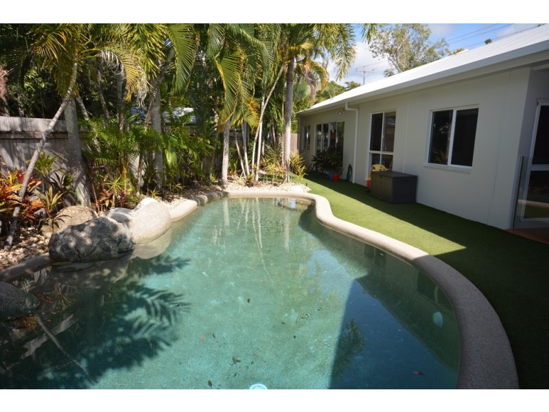 1 Seabrook Avenue, Port Douglas QLD 4877