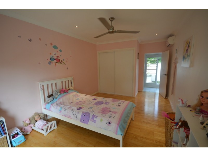 1 Seabrook Avenue, Port Douglas QLD 4877