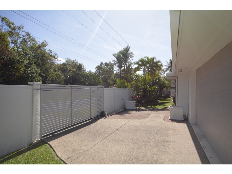 1 Seabrook Avenue, Port Douglas QLD 4877