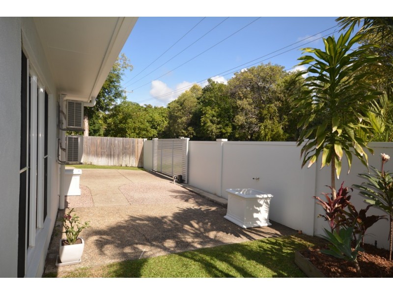 1 Seabrook Avenue, Port Douglas QLD 4877