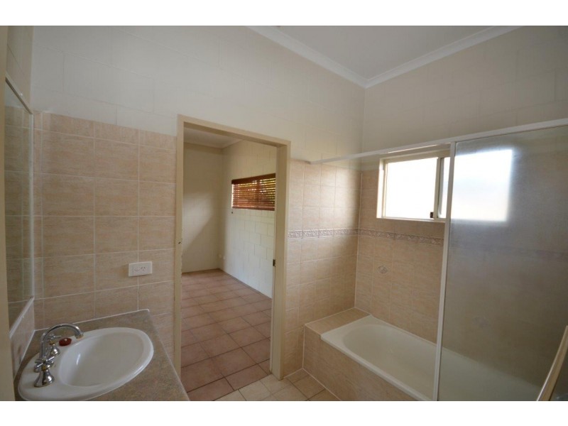 121 ALCHERA DRIVE, Mossman QLD 4873