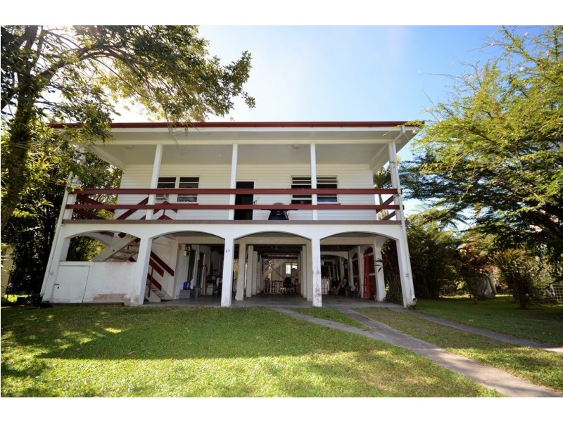 39 Mossman Street, Mossman QLD 4873