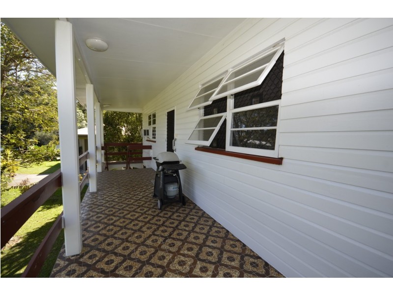 39 Mossman Street, Mossman QLD 4873