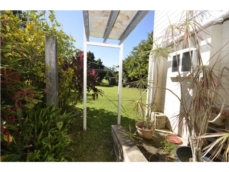 39 Mossman Street, Mossman QLD 4873