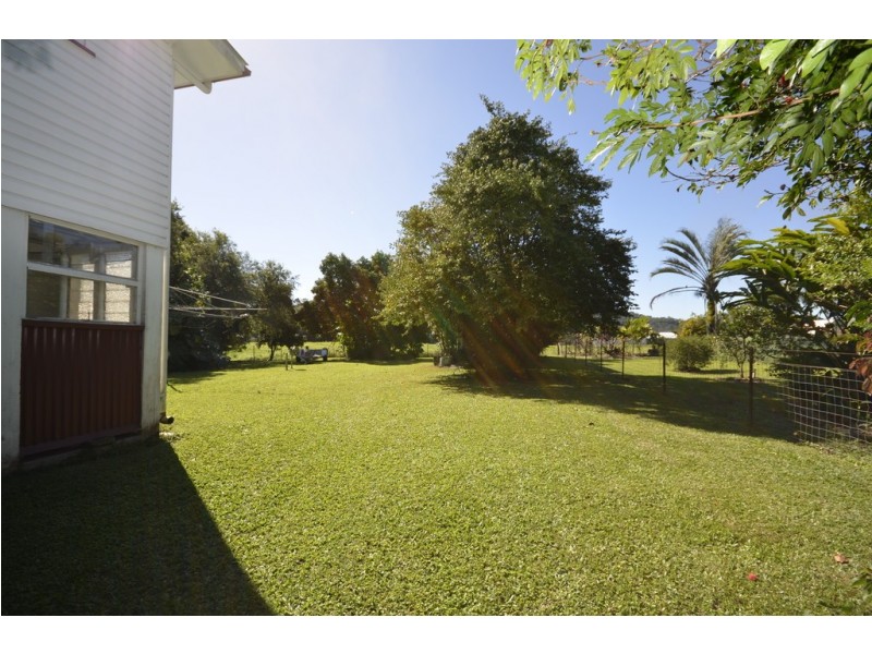 39 Mossman Street, Mossman QLD 4873