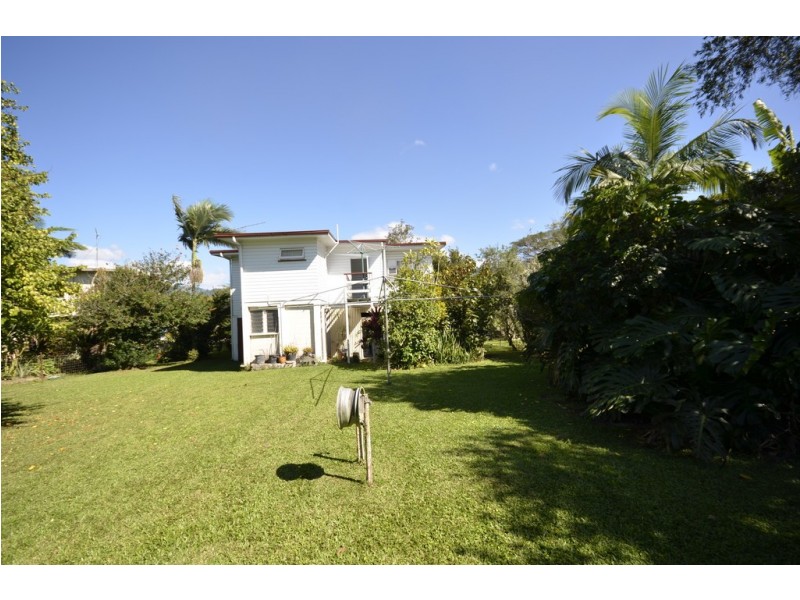 39 Mossman Street, Mossman QLD 4873