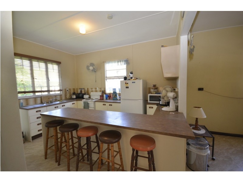 39 Mossman Street, Mossman QLD 4873