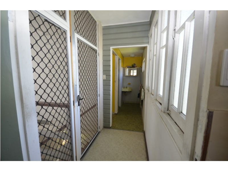 39 Mossman Street, Mossman QLD 4873