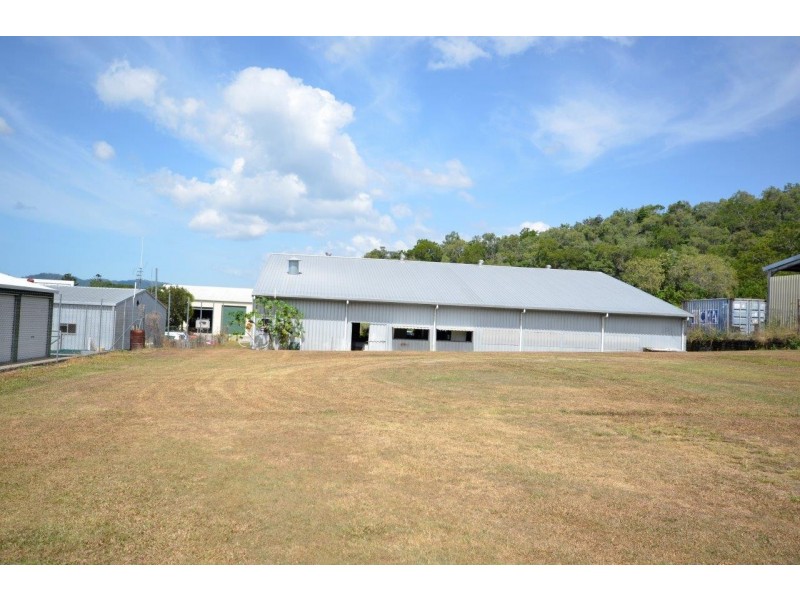 11 Theresa Drive, Mossman QLD 4873