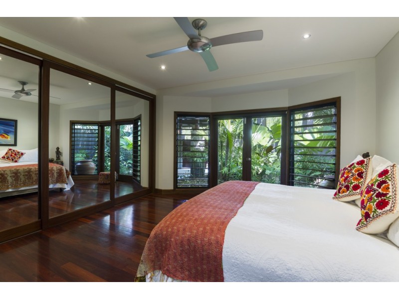 6 Jewel Close, Port Douglas QLD 4877
