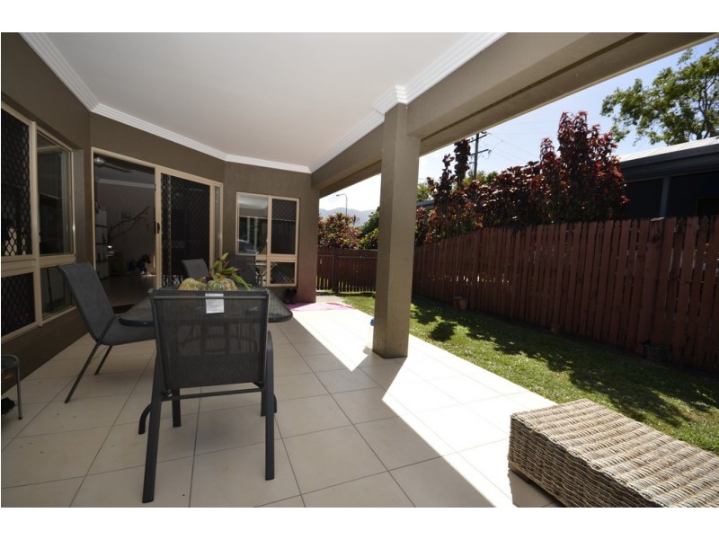 7 Ingles Street, Mossman QLD 4873