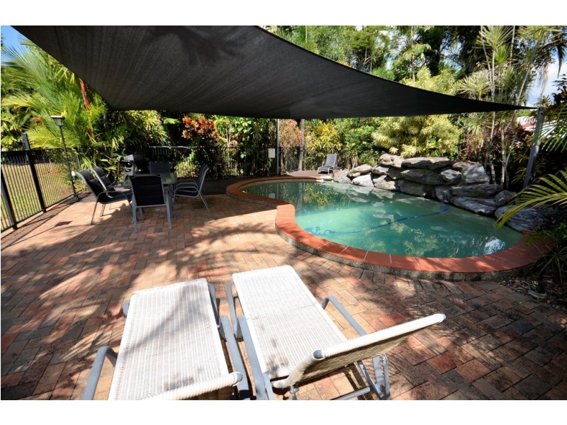 14 Bow Street, Mossman QLD 4873