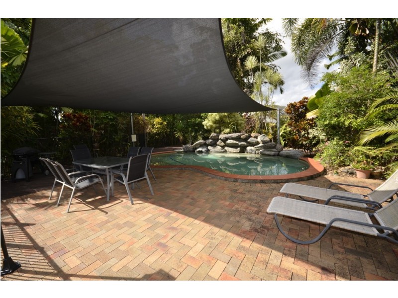 14 Bow Street, Mossman QLD 4873