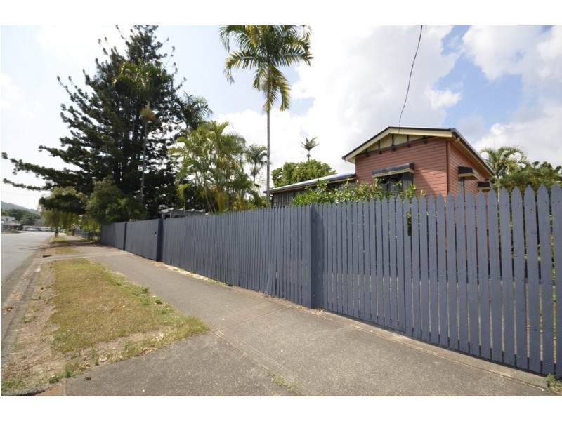 14 Bow Street, Mossman QLD 4873
