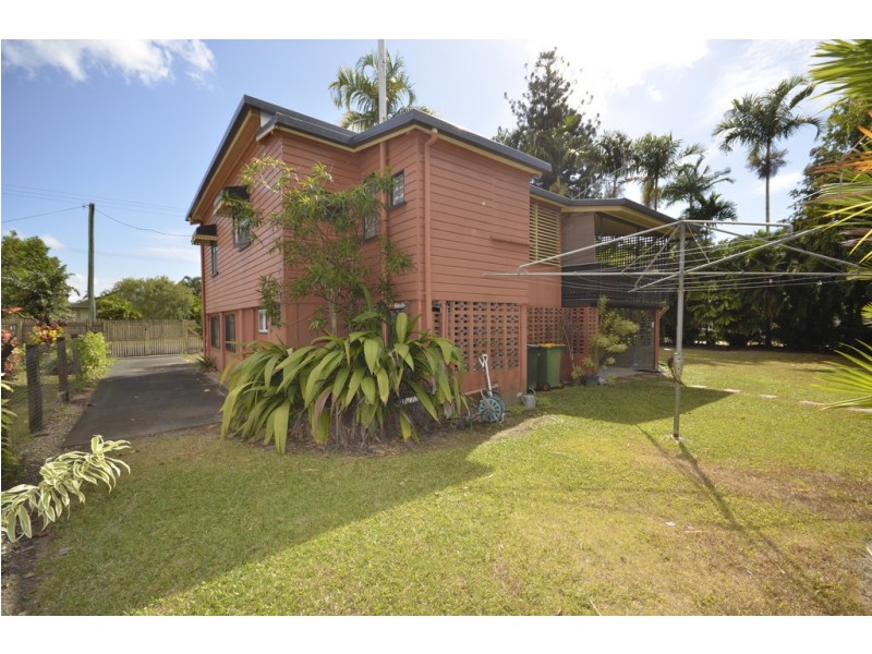 14 Bow Street, Mossman QLD 4873