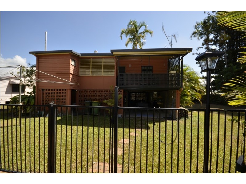 14 Bow Street, Mossman QLD 4873