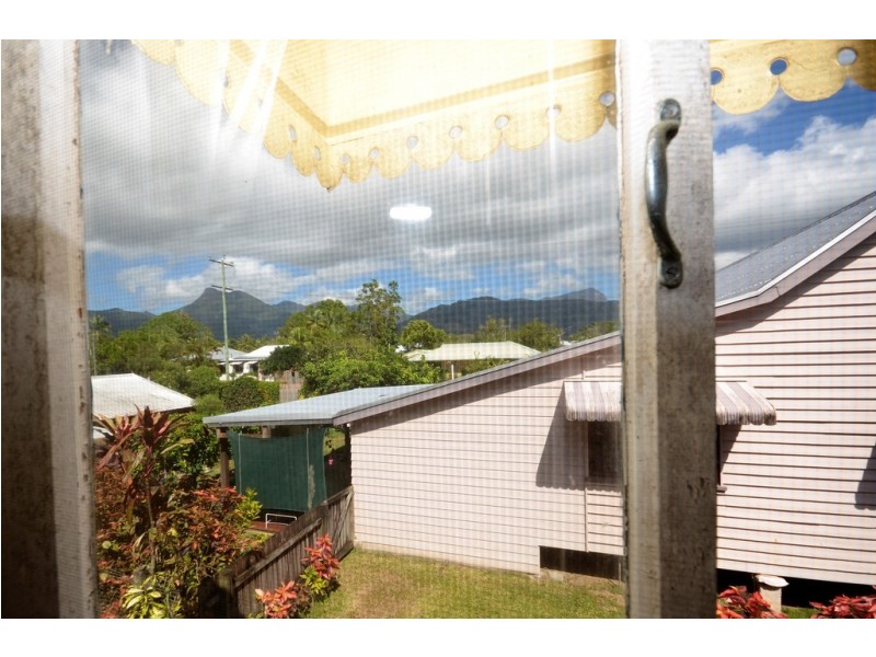 14 Bow Street, Mossman QLD 4873