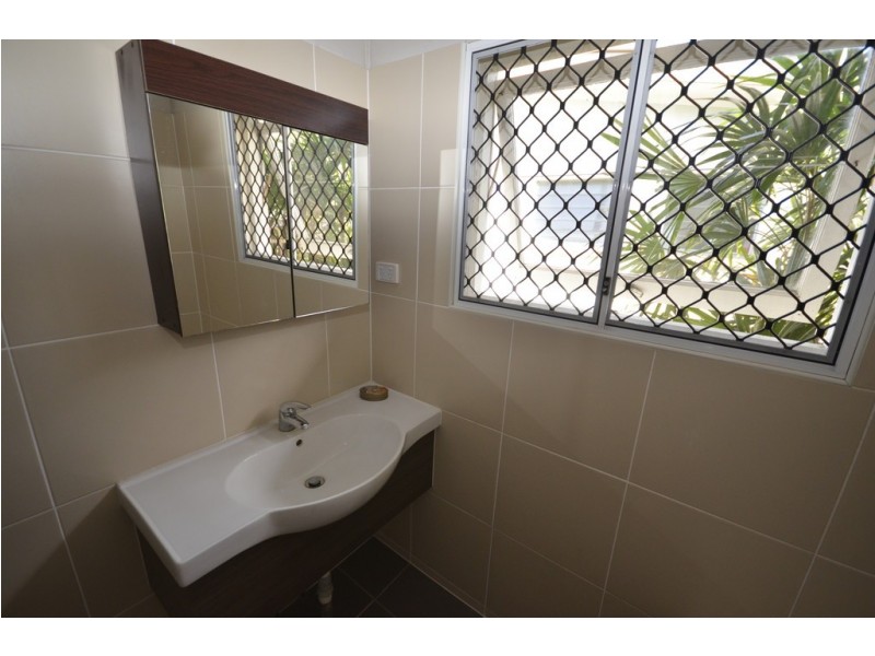 11 Pringle Street, Mossman QLD 4873