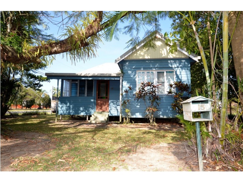 15 Hart Street, Mossman QLD 4873