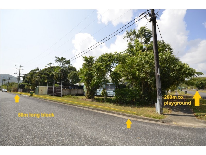 15 Hart Street, Mossman QLD 4873