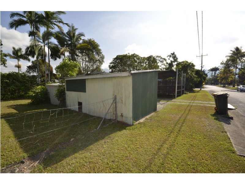 15 Hart Street, Mossman QLD 4873