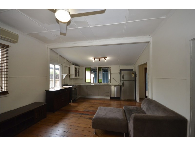 15 Hart Street, Mossman QLD 4873