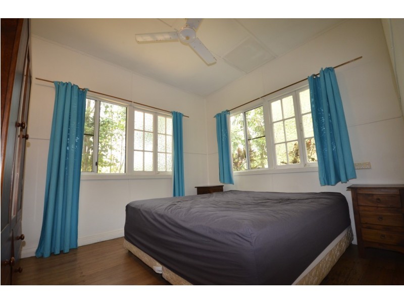 15 Hart Street, Mossman QLD 4873