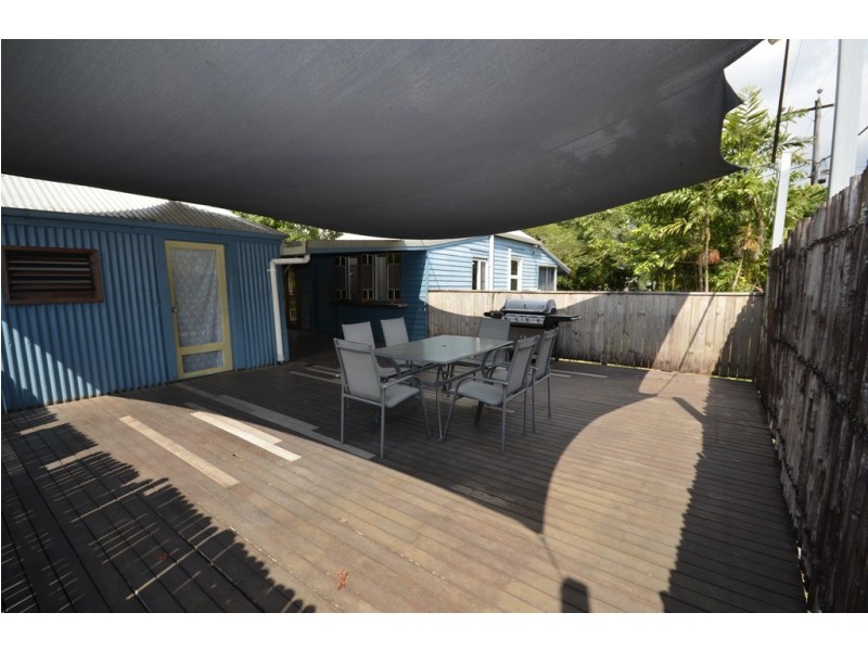 15 Hart Street, Mossman QLD 4873