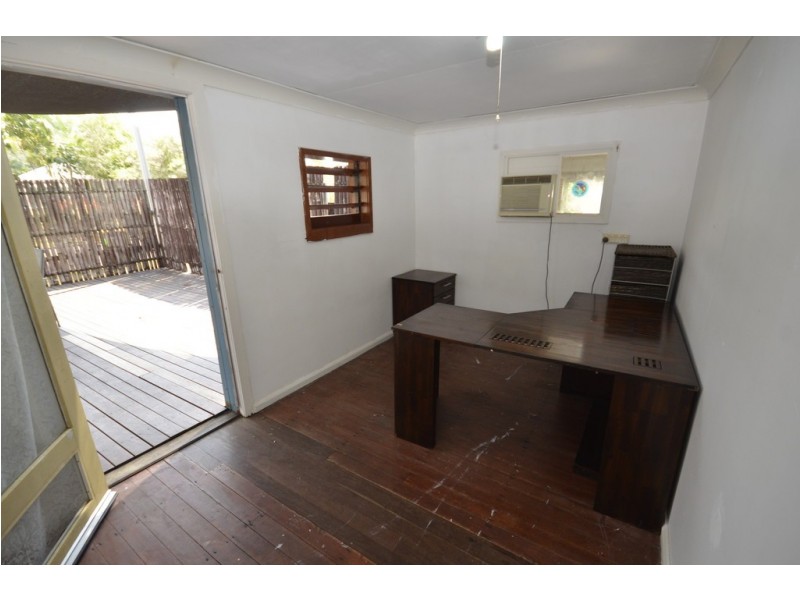 15 Hart Street, Mossman QLD 4873