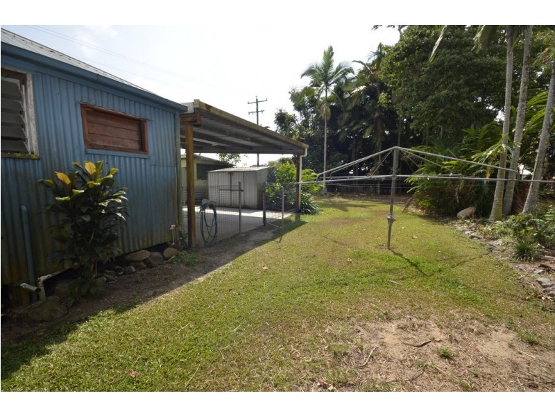 15 Hart Street, Mossman QLD 4873