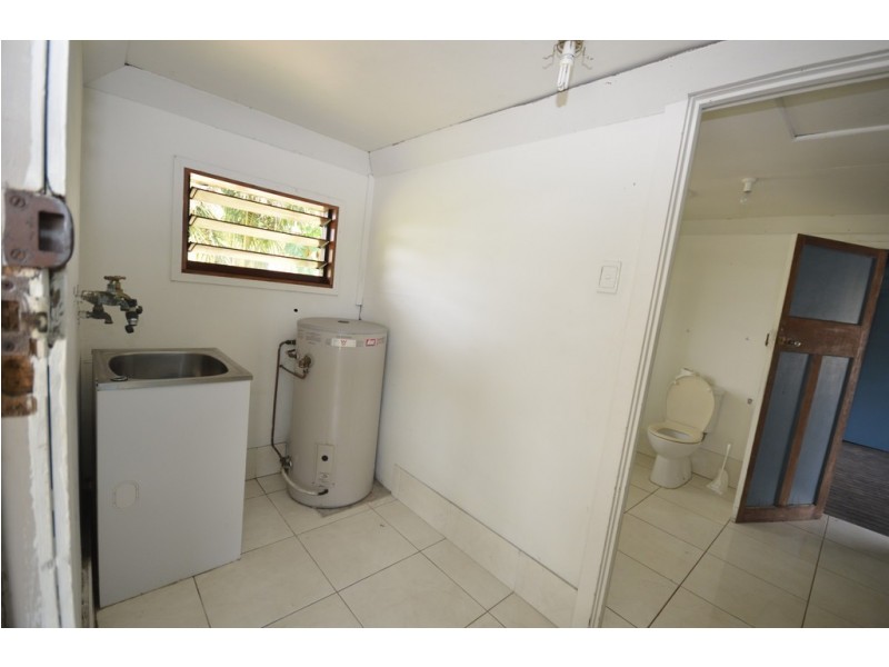 15 Hart Street, Mossman QLD 4873