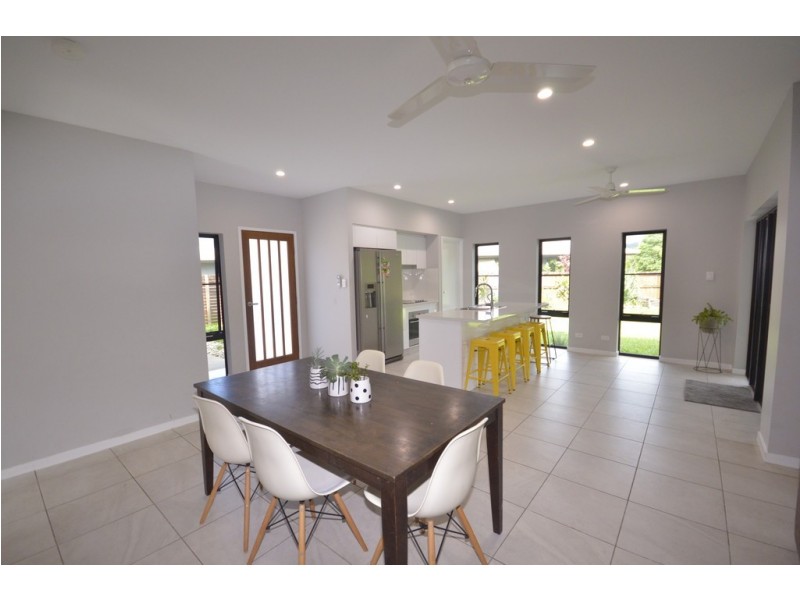 16 Gerygone Close, Mossman QLD 4873