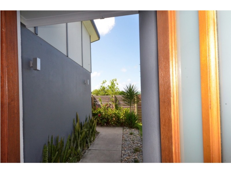 16 Gerygone Close, Mossman QLD 4873