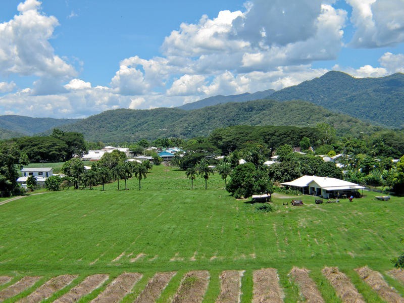 3 Junction Road, Mossman QLD 4873