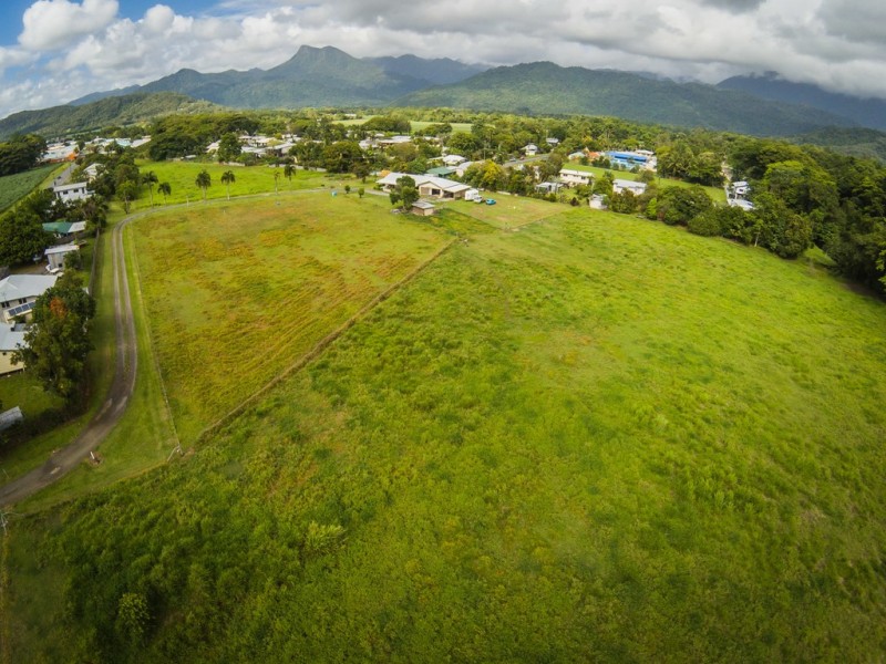 3 Junction Road, Mossman QLD 4873